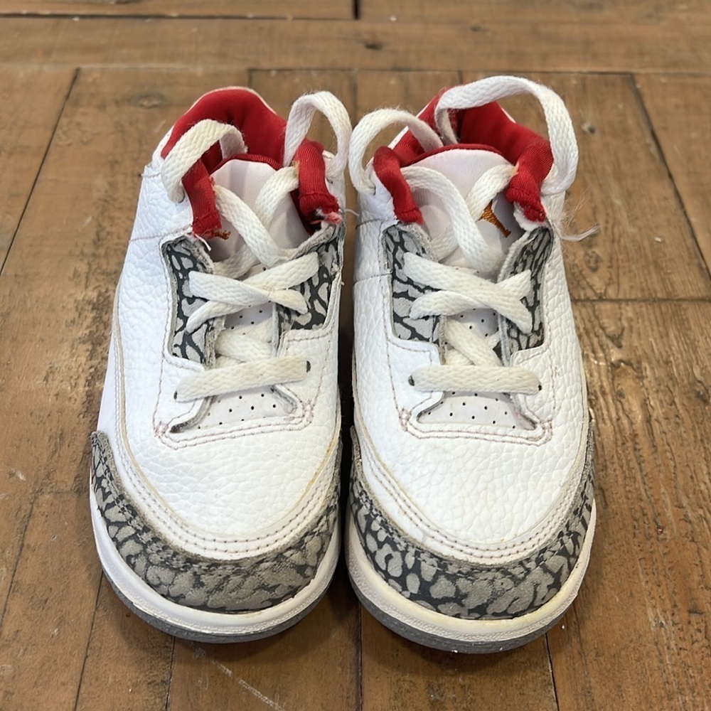 Nike Jordan retro 3 cardinal red sneakers - Picture 2 of 12